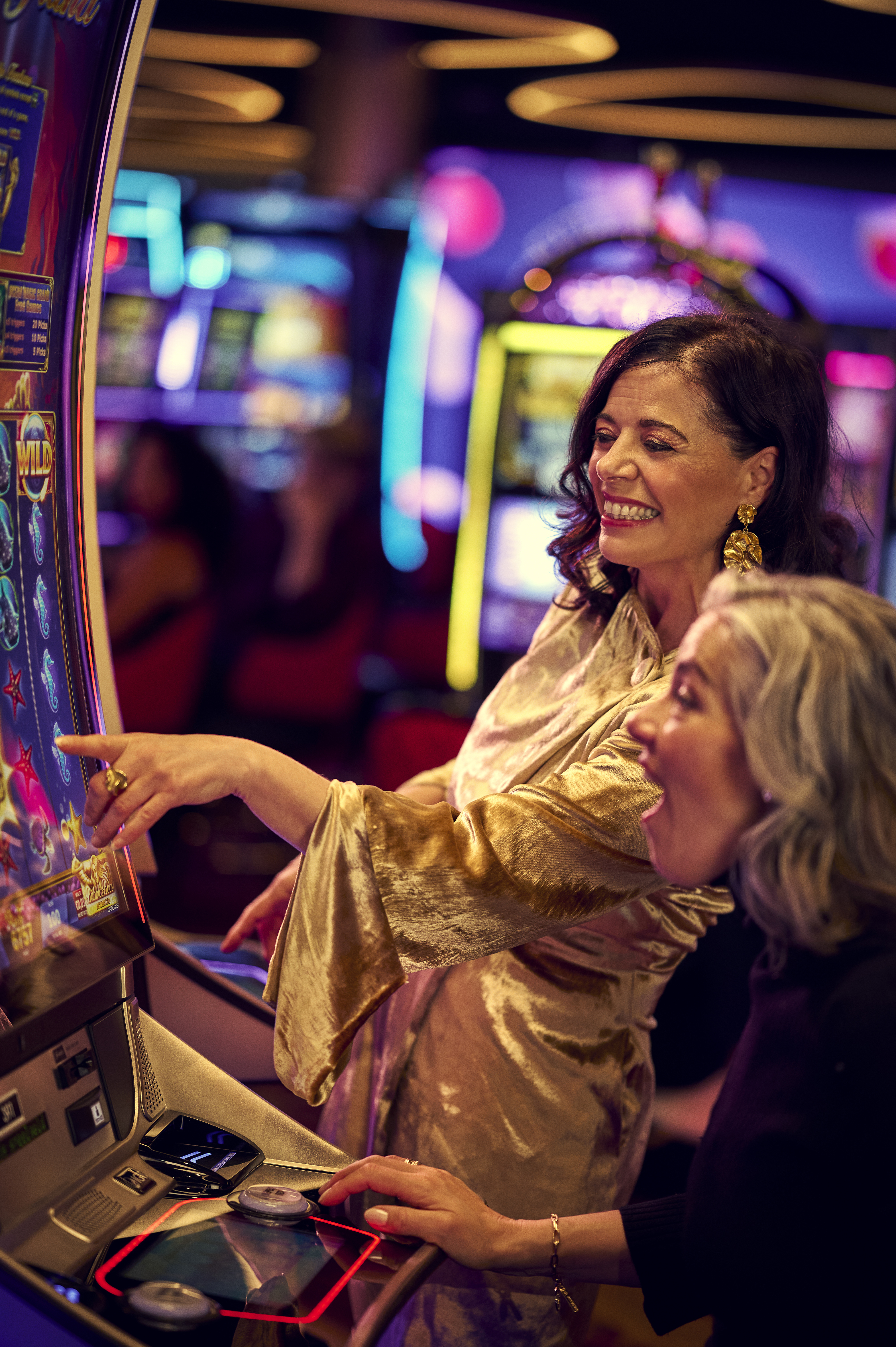 holland-casino--gasten-achter-speelautomaten