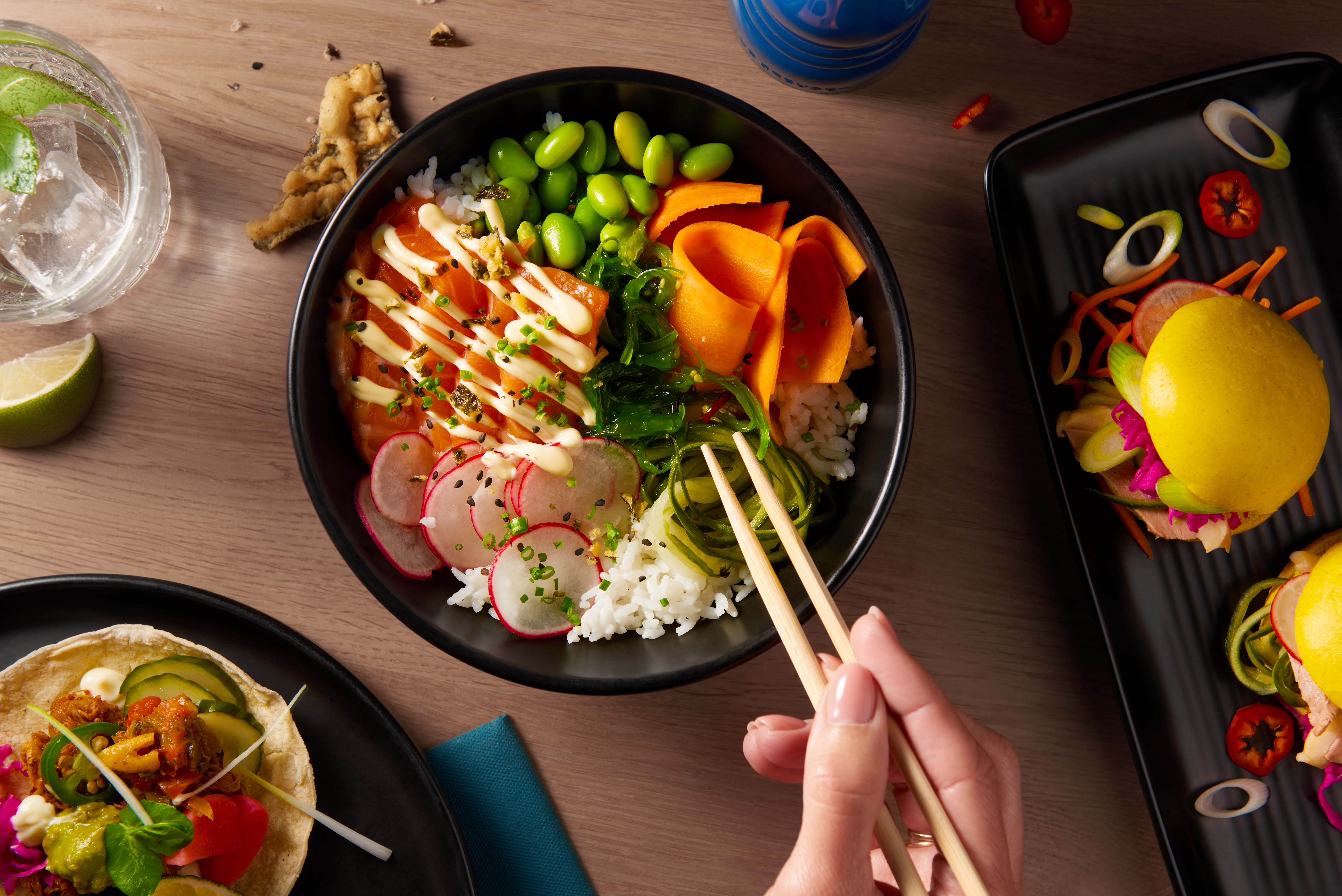 holland-casino-restaurant-the-global-kitchen-poke-bowl-zalm