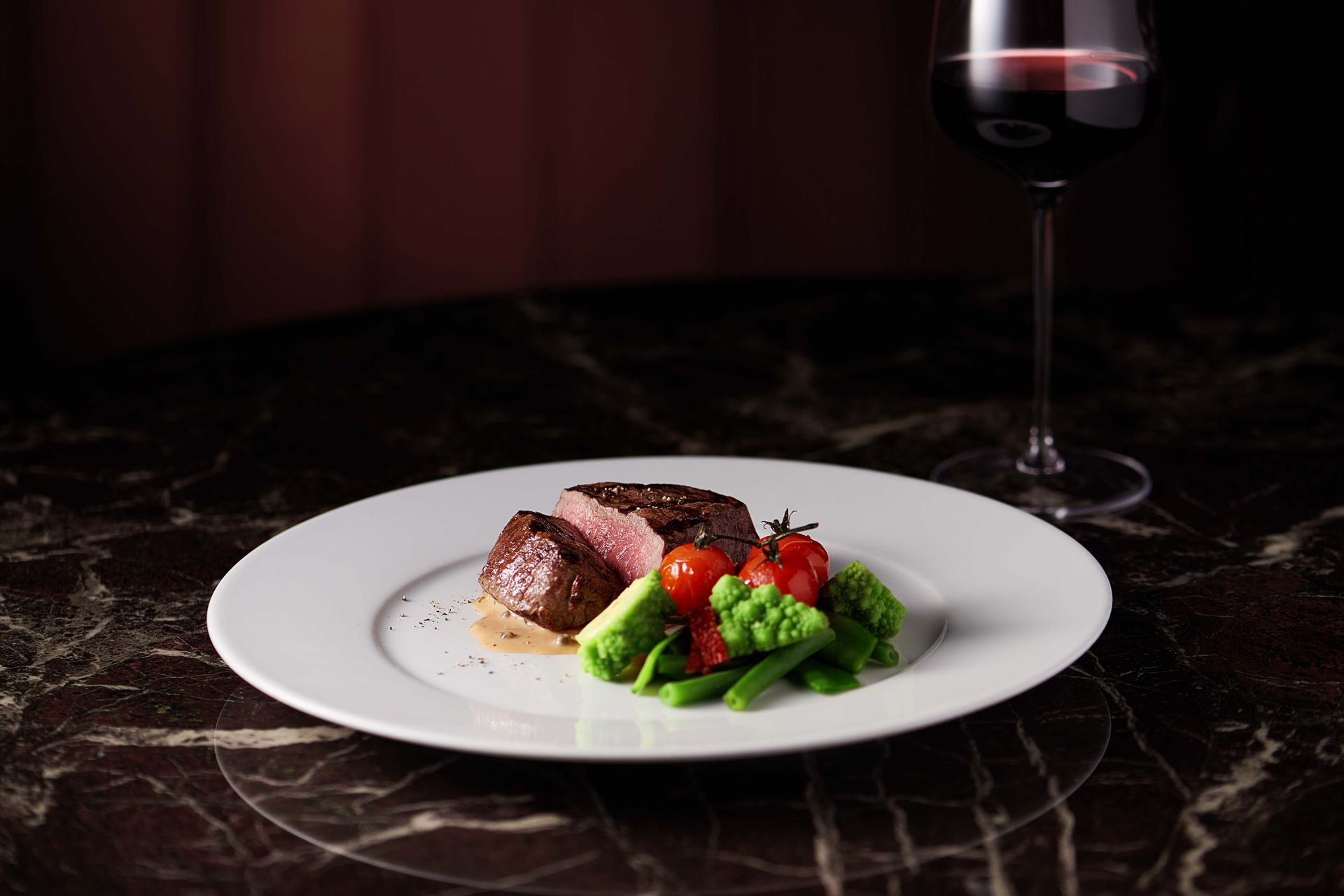 holland-casino-restaurant-taste-brasserie-ierse-runderbiefstuk-met-pepersaus